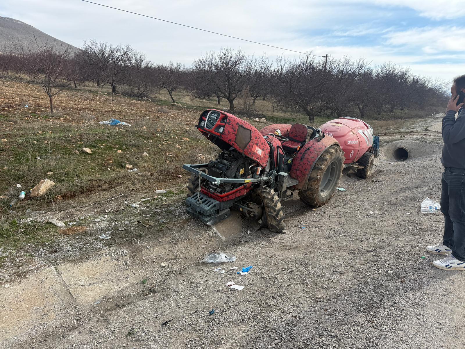 Malatya'da traktör devrildi: 2 yaralı