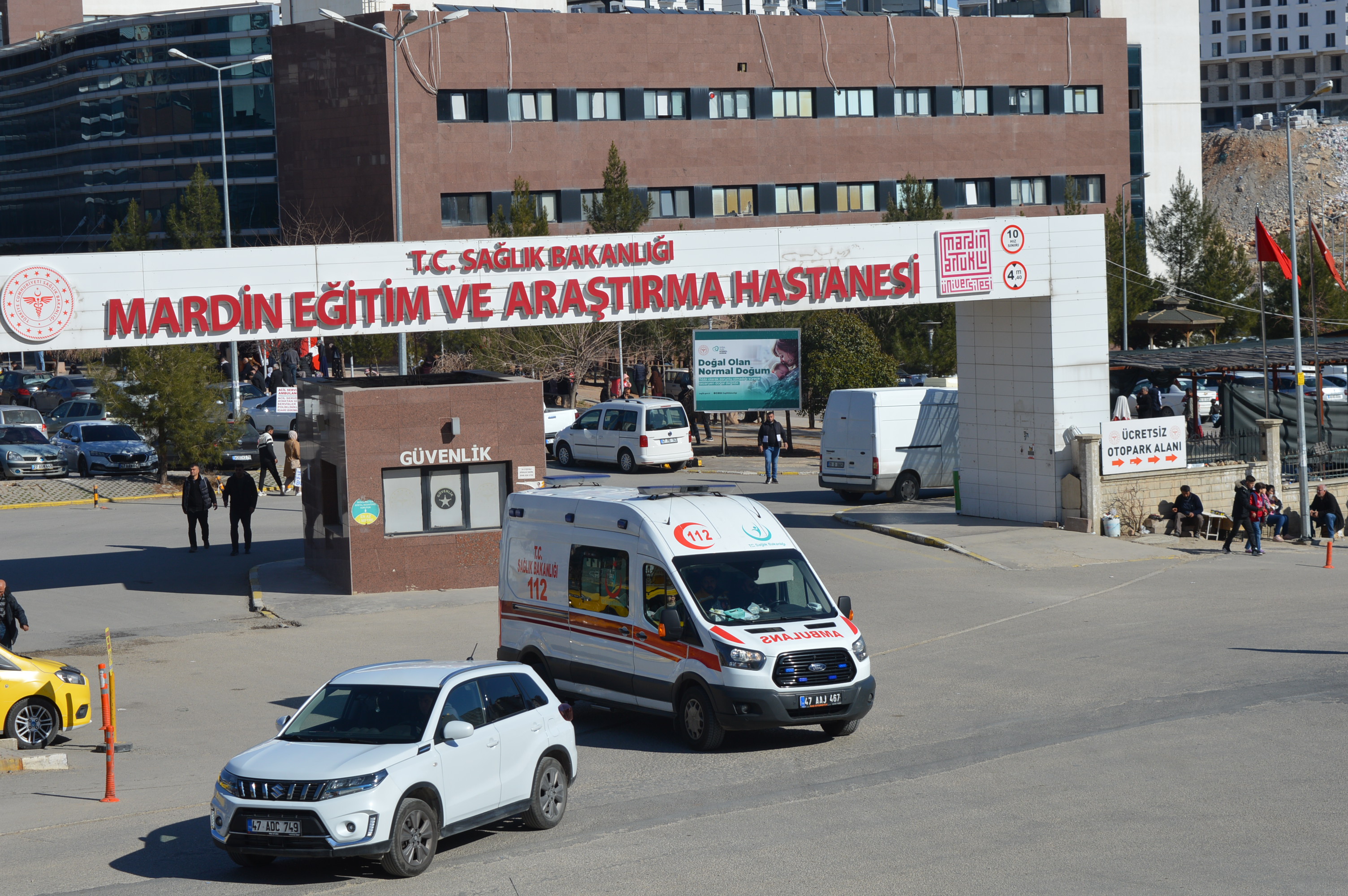 Elektrik direğinden kopan kabloyla temas eden çocuk yaralandı
