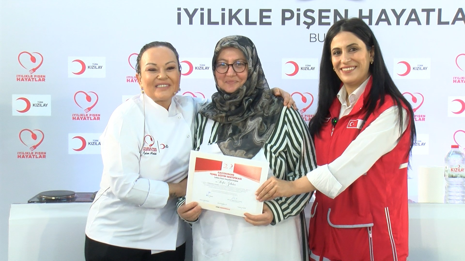 Türk Kızılay'ın 'İyilikle Pişen Hayatlar' atölyesi, bu kez Bursa'da düzenleniyor
