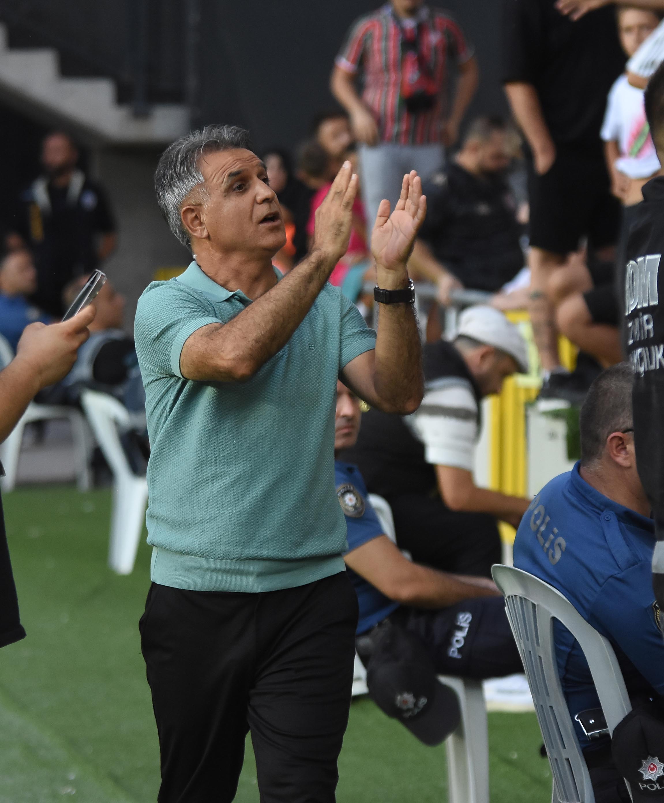 Karşıyaka'da Basatemür'den veda
