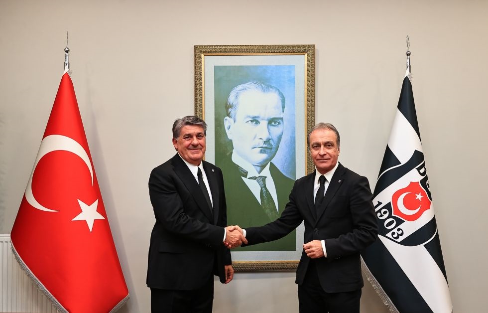 Beşiktaş'ta futbol direktörlüğü görevine Önder Özen getirildi