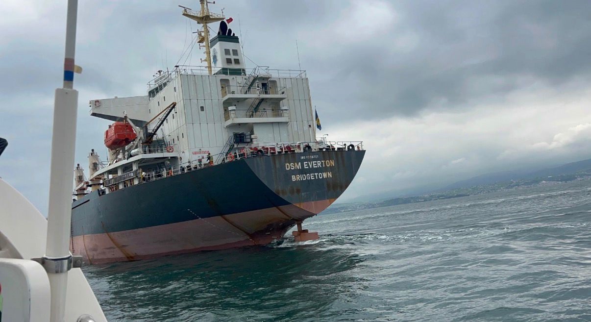 Marmara Denizi'nde gemide yaralanan personel tahliye edildi