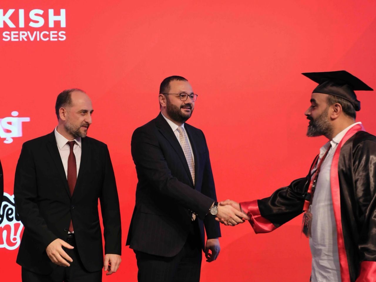 THY'de mezuniyet kutlaması